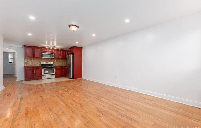 657 96 ST E