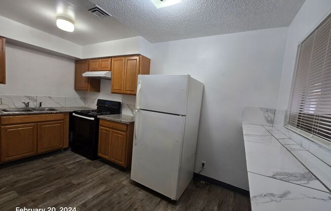 2 beds, 1 bath, 700 sqft, $1,095, Unit 1