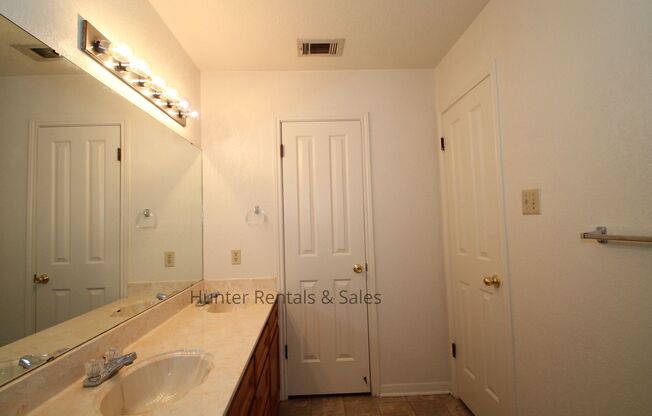 4 beds, 2 baths, $1,550