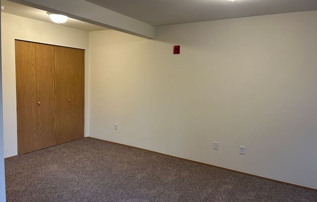 Studio, 1 bath, 525 sqft, $1,300, Unit 08-211