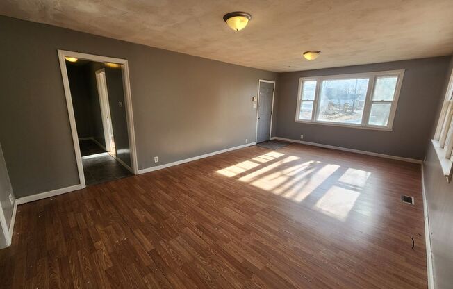 Large 3 Bedroom House - Pets Welcome!!