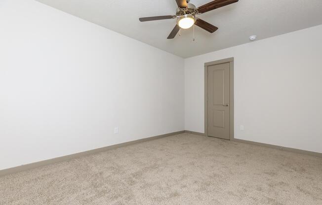 2 beds, 1 bath, 850 sqft, $1,106