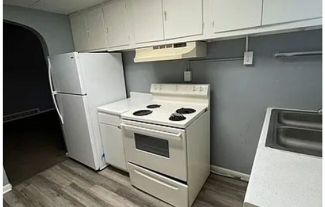 2447 E Walnut Street