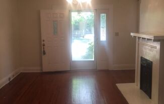 3 beds, 1 bath, $1,795, Unit 810 Aurora Avenue