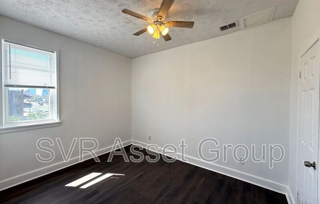 11 E 7 ST