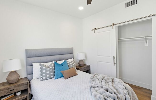 2 beds, 2 baths, 725 sqft, $2,995, Unit 3301