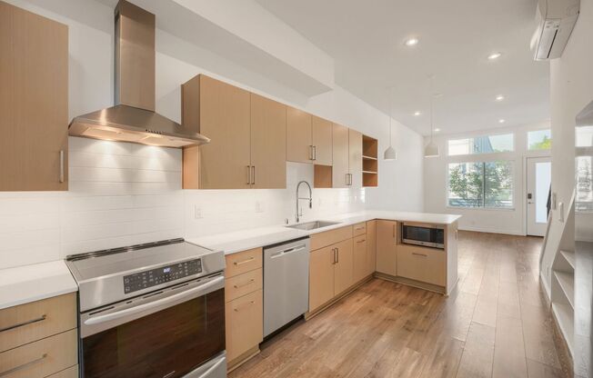 Stunning 2bed/2bath Townhome in Convenient Seattle Location!