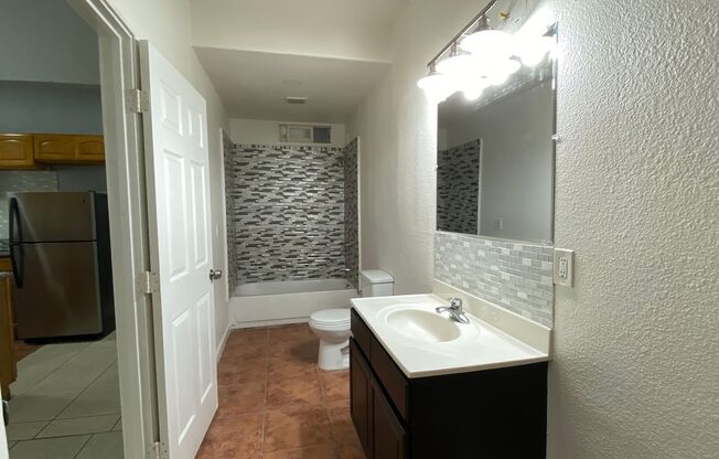 Studio, 1 bath, $1,135, Unit 729