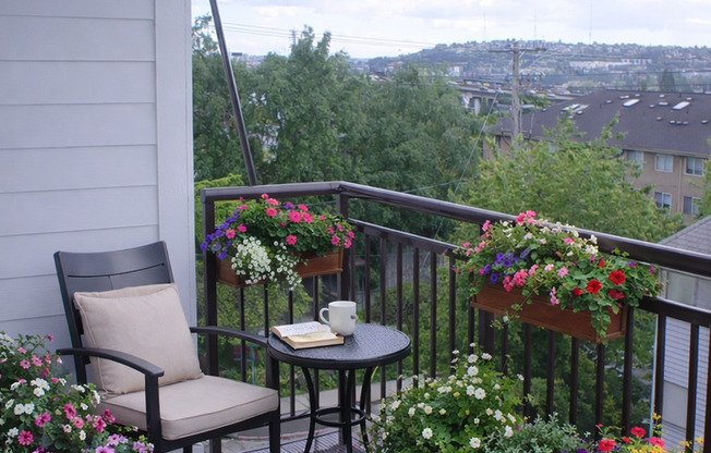 Studio, 1 bath, 649 sqft, $1,850, Unit 420