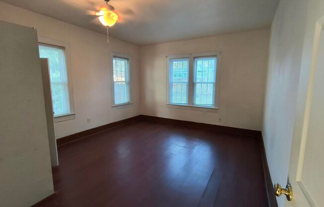 2 beds, 1 bath, $1,000