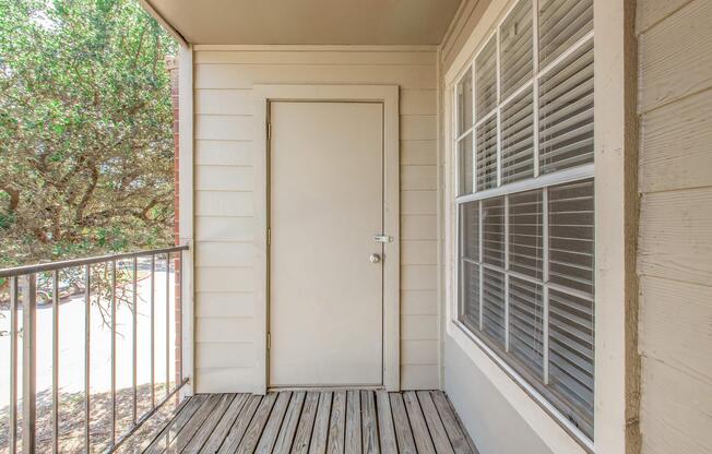 2 beds, 2 baths, 1,044 sqft, $1,600