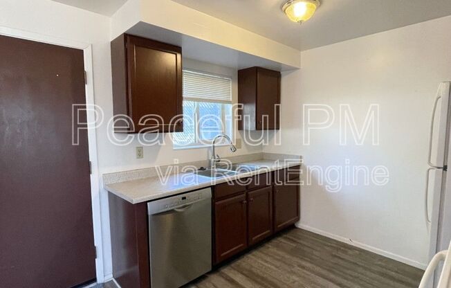 1477 E BROOKLANE CIR