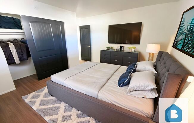 1 bed, 1 bath, 430 sqft, $1,049, Unit 1811 S Cascade Ave. - Unit 208