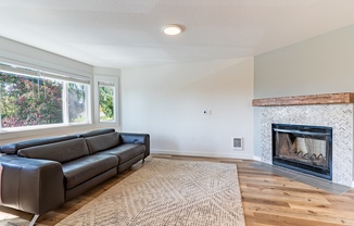 906 N 101 ST