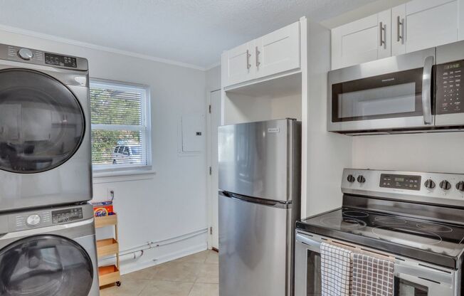 2 beds, 1 bath, $1,850, Unit Unit 2 (B)