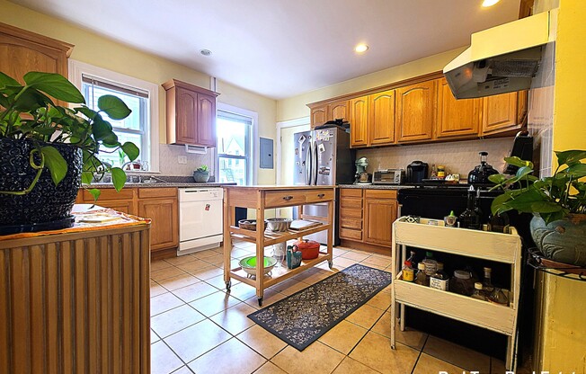 215 Cypress St.
