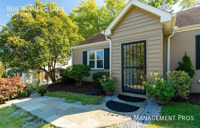 804 JANNEYS LN