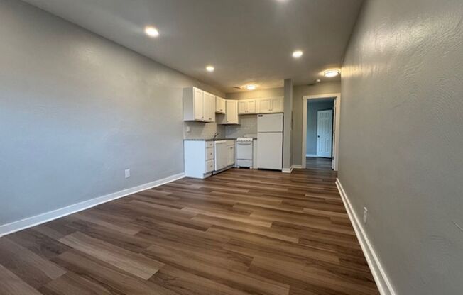 1 bed, 1 bath, 450 sqft, $1,549, Unit 5326 Fifth Ave. #21