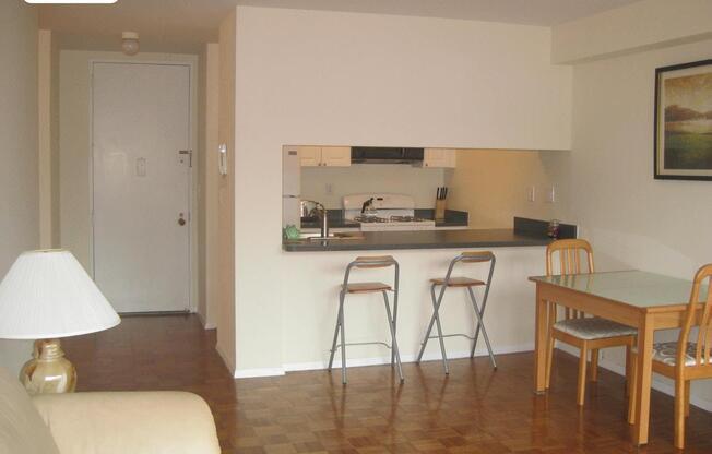 1 bed, 1 bath, 673 sqft, $4,200, Unit 5F