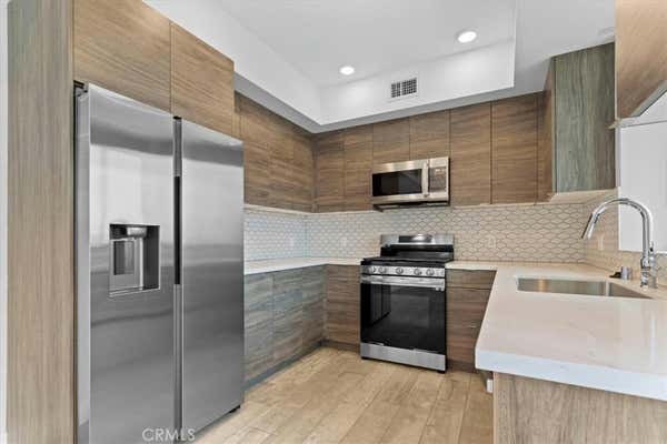 2 beds, 2 baths, 1,100 sqft, $3,550, Unit 204