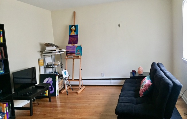 1579 Farwell