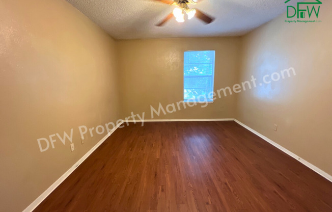 2 beds, 1 bath, $975, Unit 10