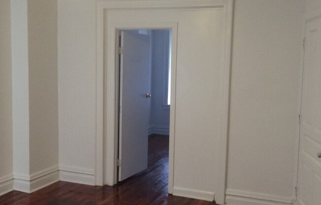 1st floor with parking-Video in pictures!