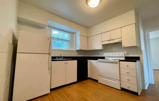 2 beds, 1 bath, $1,395, Unit 807-2N