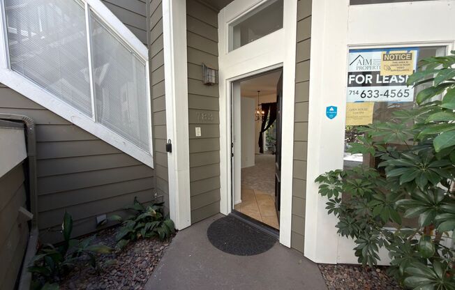 COSTA MESA 2 BEDROOM, 2 BATHROOM CONDO $3,400 (BRISTOL & BAKER)