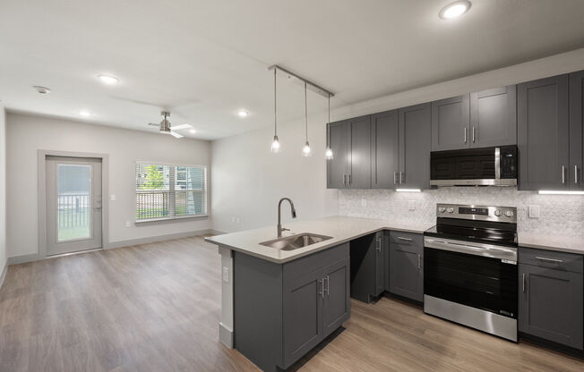 Studio, 1 bath, 646 sqft, $1,575