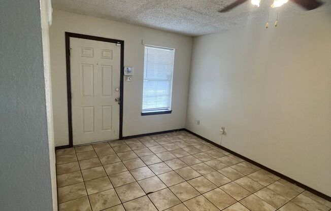 2 beds, 1 bath, $750