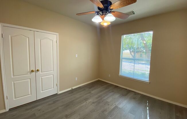 Spacious Larger 4 Bedroom 3 Bathroom Home with den/office for Rent in desired Leander TX!