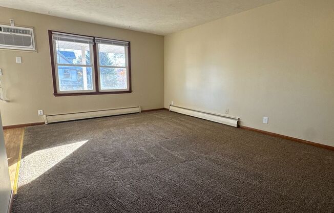 1 bed, 1 bath, $775, Unit 4