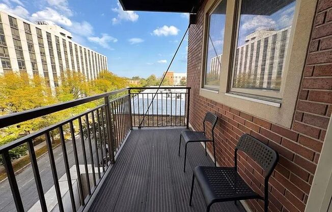 2 beds, 1 bath, 900 sqft, $2,500, Unit 6954-221