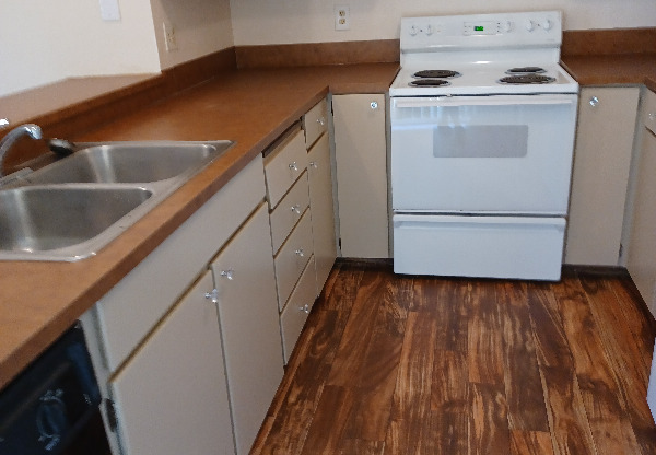 545 37 ST SE