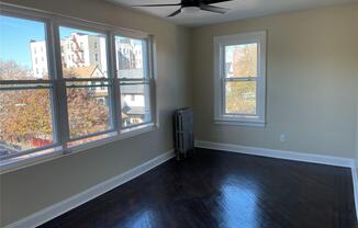 3 beds, 1 bath, $3,200