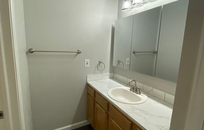 2 beds, 1.5 baths, 800 sqft, $1,745, Unit 1015-1C