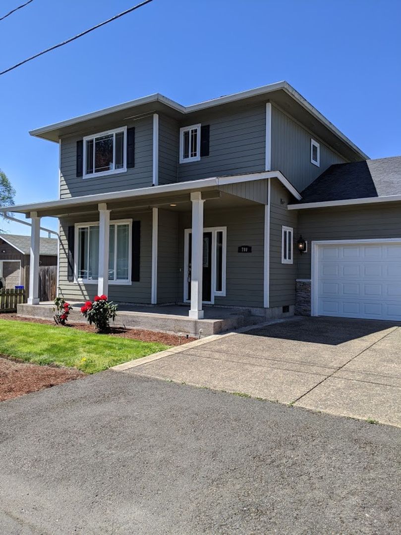 3-Bedroom, 1.5-Bath Home In Bethel Danebo Area!