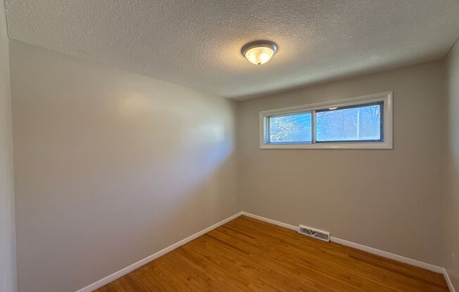 3 beds, 1 bath, $1,600