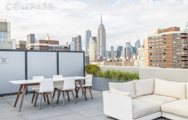 1 bed, 1 bath, 729 sqft, $5,350, Unit 10G