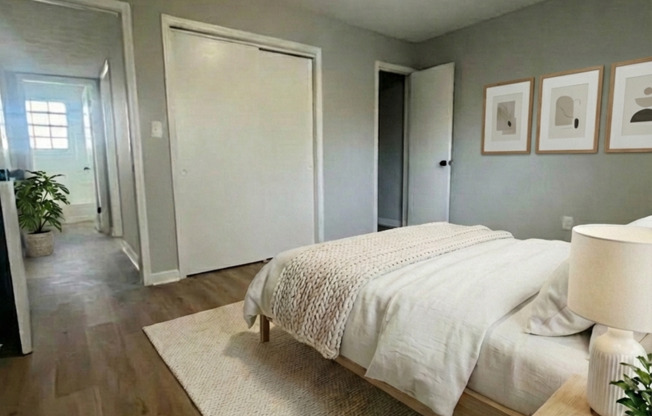 2 beds, 1 bath, 830 sqft, $1,250, Unit O07