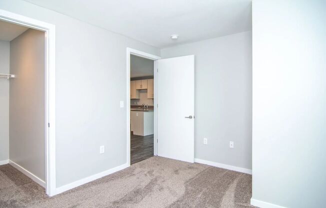 1 bed, 1 bath, 670 sqft, $900, Unit 322