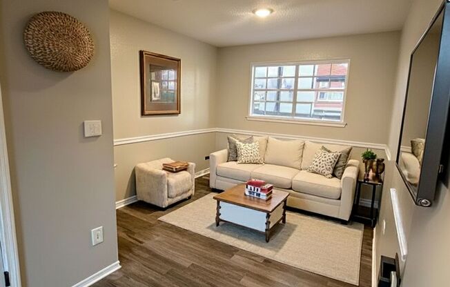 2 beds, 1.5 baths, 1,114 sqft, $1,275, Unit H04