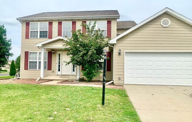 4 Bedroom 2.5 bathroom home in Dunlap!