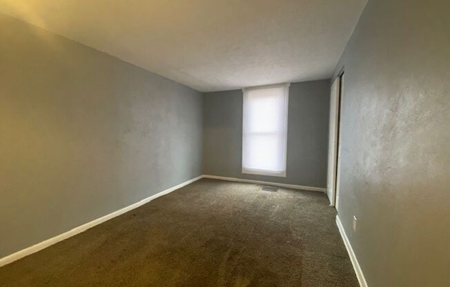 1 bed, 1 bath, $595, Unit 1/2