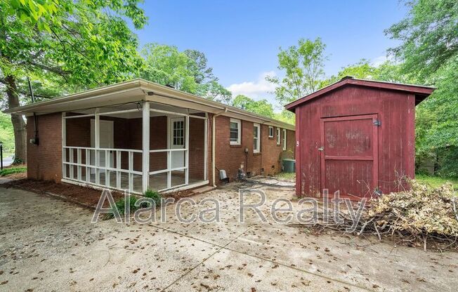 3733 MANCHESTER DR