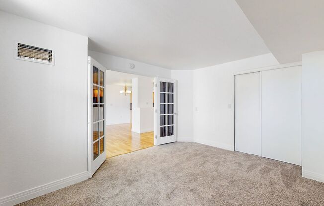 2 beds, 2 baths, 873 sqft, $1,810, Unit 601 W 11th Ave