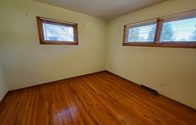 3 beds, 2 baths, $1,550