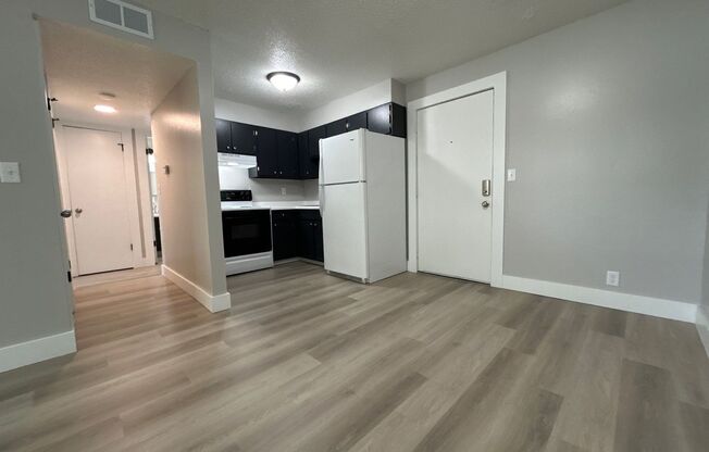 1 bed, 1 bath, 564 sqft, $695, Unit A17