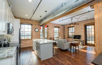 1 bed, 1 bath, 792 sqft, $1,695, Unit 113